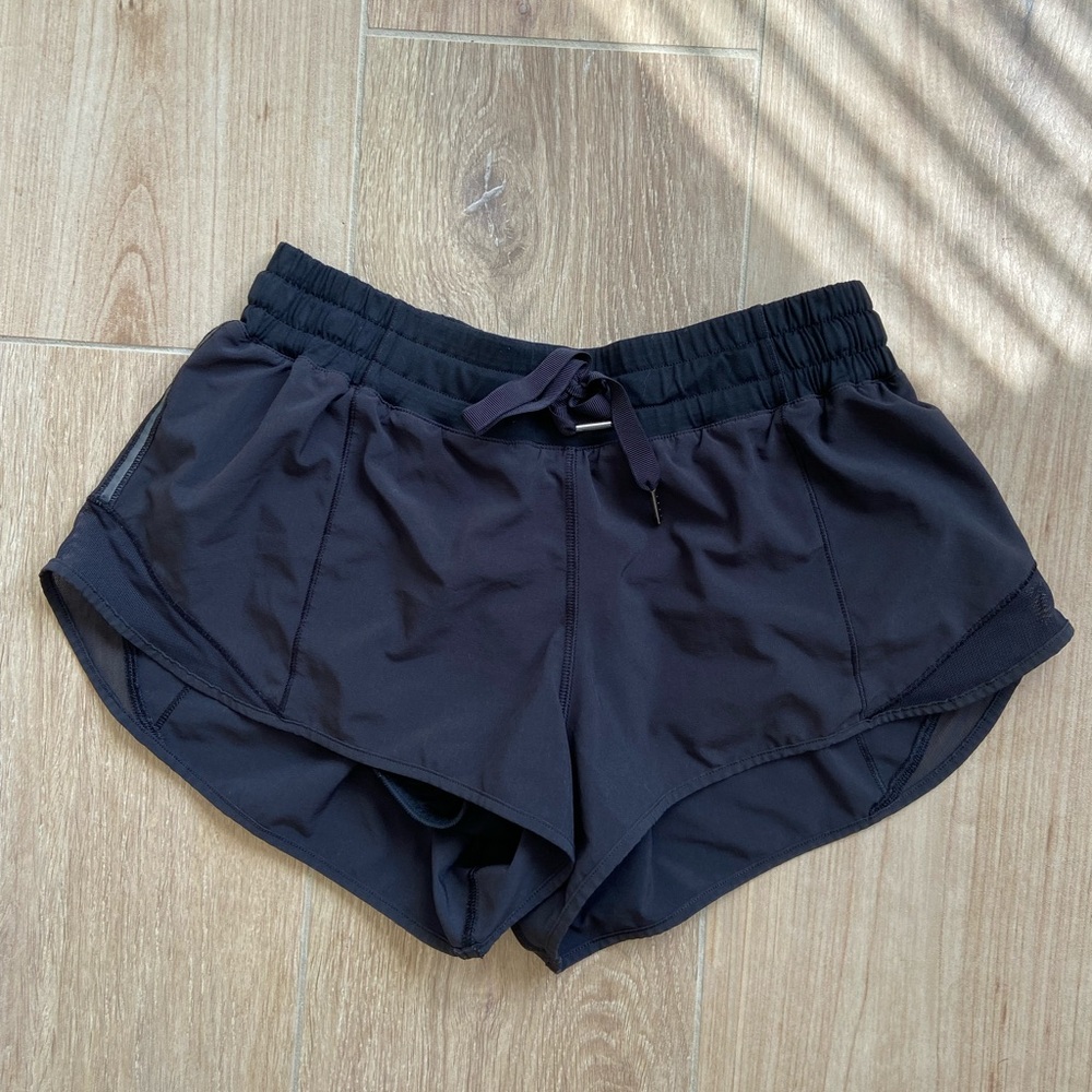 lululemon hotty hot shorts - size 6